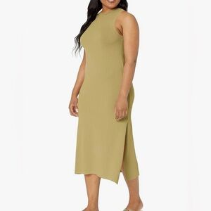 Chic Sleeveless Dress in Olive